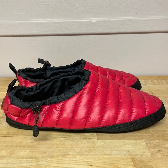 Brekka Other - Brekka Puffer Slippers in Red Size XL